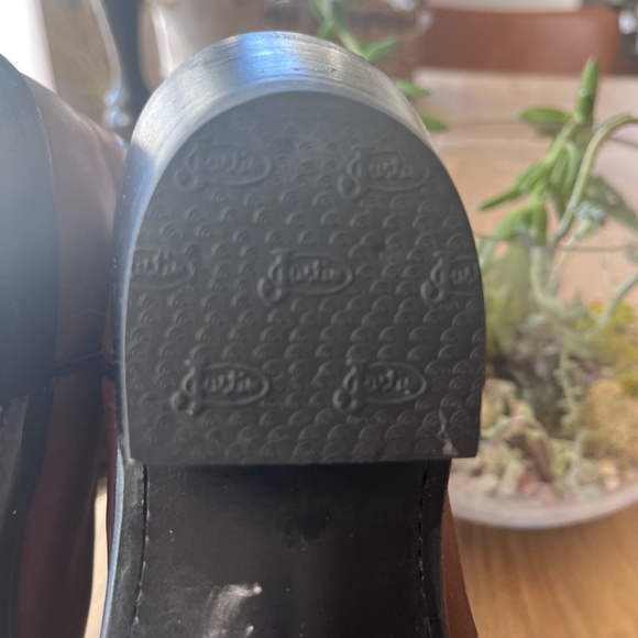 Justin 12" leather western cowboy boots, contrasting black, brown leather 8.5 B - Picture 6 of 13